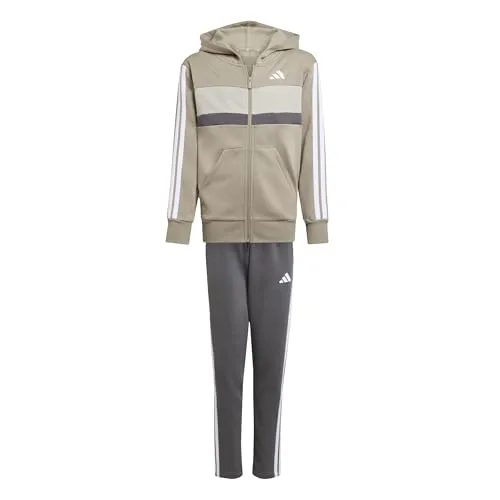 adidas Unisex Kinder Fleece Trainingsanzug SEASONAL ESSENTIALS TIBERIO - Bequemer Trainingsanzug für Kinder, aus recycelten Materialien, mit durchgehendem Reißverschluss und praktischen Kängurutaschen für einen lässigen Look.