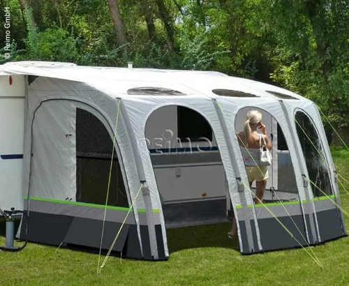 Reimo Marina Air Vorzelt 390x260 - Aufblasbares Vorzelt für Wohnwägen, innovative Luft-Technik mit offenen Fenstern für luftigen Komfort und vielseitige Nutzung als Sonnensegel