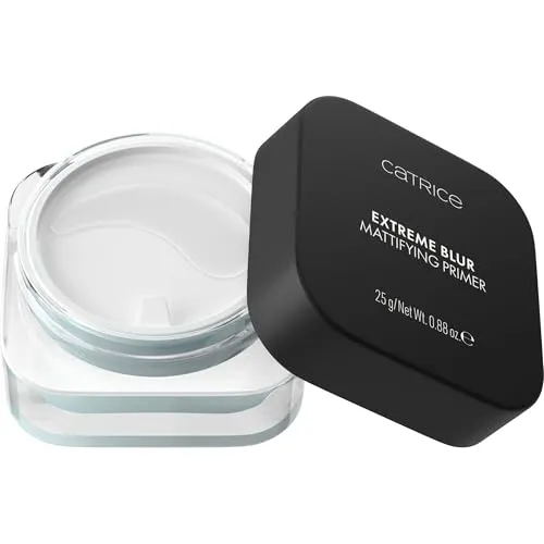 CATRICE Extreme Blur Mattifying Primer 25 g - Der Catrice Extreme Blur Mattifying Primer sorgt für einen ebenmäßigen Teint! Mit seiner erfrischenden Gel-Textur und mattierendem Weichzeichner-Effekt ist er die perfekte Make-up-Basis für ein softes Finish.