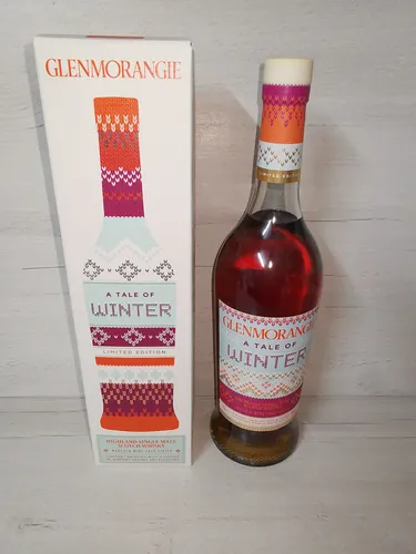 Glenmorangie 13 Jahre - Tale of Winter - Marsala Cask Finish - Whisky mit winterlichen Aromen, nachgereift in Marsala Fässern für fein-würzige Noten – perfekt für die kalte Jahreszeit.