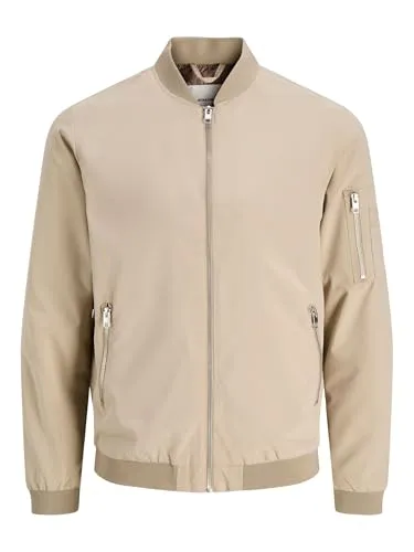 JACK & JONES Herren JJERUSH Bomber NOOS 12165203 - Crockery, XXL - Funktionsjacken: Leichte und kompakte Herren-Bomberjacke mit durchgehendem Reißverschluss, ideal für Reisen und kühleres Wetter. Strapazierfähiges Material sorgt für Komfort und moderne Stiloptionen.