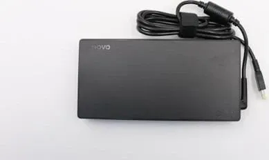 Lenovo ThinkPad 230W AC Adapter (Slim Tip) - Hochwertiges Netzteil - Zuverlässiges 230W Netzteil für Lenovo ThinkPad, ideal für effizientes Laden und lange Einsatzzeiten. Kompakt und leicht für unterwegs.