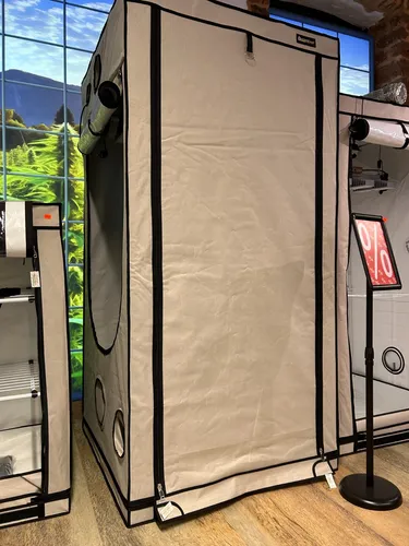 Original Homebox Growbox Ambient Q60+ - Indoor Gewächshaus 60x60x160 cm, ideal für Pflanzenzucht mit effizientem Raumangebot und einfacher Montage.