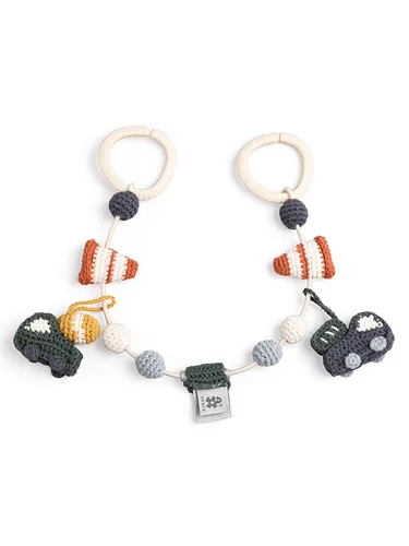 Sebra Häkel-Kinderwagenkette "Busy Builders" - Bunt und Handgefertigt - Kinderwagenkette aus Bio-Baumwolle, ideal für Babys ab Geburt. Handgefertigt mit griffigem Design, das zum Schauen und Greifen einlädt.