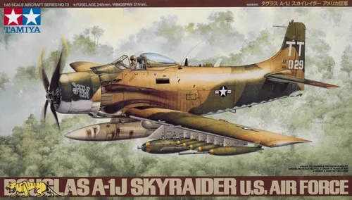 Tamiya 61073 1/48 Douglas A-1J Skyraider USAF Modellbausatz - Flugzeuge - Detaillierter Plastikmodellbausatz im Maßstab 1:48, ideal für Modellbau-Enthusiasten und Sammler, mit authentischen Details der US Air Force.
