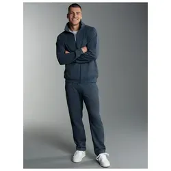 Trigema Jogginganzug XL - Bequem und stilvoll - Business- & Abendmode für Herren, aus 70 % Baumwolle und 30 % Polyester, ideal für entspannte Momente, zertifiziert mit dem Grünen Knopf für nachhaltige Mode.