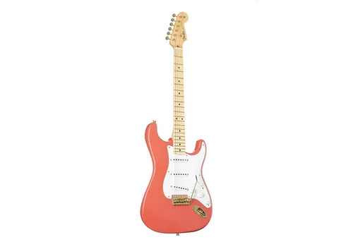 Fender E-Gitarre 1955 Stratocaster DLX Closet Classic Faded Aged Fiesta Red - Handgefertigte E-Gitarre im Vintage-Stil mit leichtem Esche-Korpus und eleganter Ästhetik. Ideal für authentische Spielerfahrungen mit hochwertigen Tonabnehmern und inklusive Hard Shell Case.