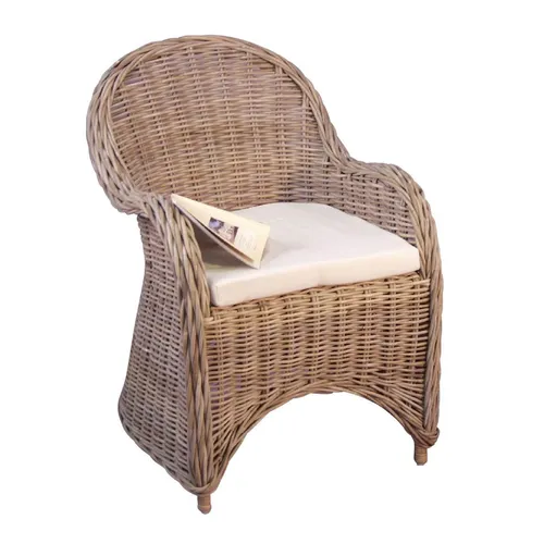 Rattansessel Holger - Möbel direkt online - Stabiler Rattansessel aus handgeflochtenem Kubu-Rattan, ideal für Wohnräume und geschützte Außenbereiche. Naturgraue Lackierung verleiht ihm eine elegante Note.
