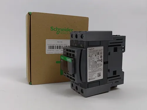 Schneider Electric LC1D40A3BD 3-Pole Contactor 440V-40A - Universalrelais mit 3 Hauptkontakten und 40A Nennstrom, ideal für industrielle Anwendungen und zuverlässige Steuerung von elektrischen Lasten.
