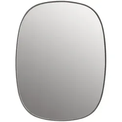 Muuto Framed Spiegel Small – Grau / Glasklar - Eleganter Muuto Framed Spiegel Small mit skandinavischem Design. Die sanfte Rahmenform und hochwertige Materialien schaffen eine harmonische Atmosphäre und setzen stilvolle Akzente in jedem Raum.