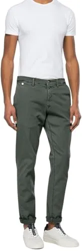 Replay Herren Benni Hyperchino Color Xlite Jeans, 030 Military Green - Herren-Jeanshosen aus 10.5 OZ BULL HYPERFLEX STRETCH DENIM für optimale Bewegungsfreiheit und Komfort.
