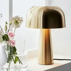 Markslöjd Blanca Tischleuchte Bronze - Stilvolle Beleuchtung - Tischleuchten: Die elegante Blanca Tischleuchte aus bronziertem Eisen vereint modernes Design mit Funktionalität und bringt Wärme in Ihr Zuhause.