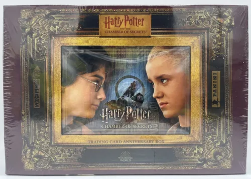 Panini Harry Potter 20 Years Trading Card Anniversary Box 2002-2022 - Sammlerbox mit exklusiven Trading Cards zum 20-jährigen Jubiläum der Harry Potter Reihe, ideal für Fans und Sammler.
