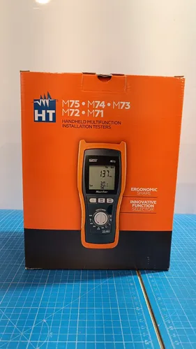 HT Instruments M73 Hand-Multimeter - Multimeter für präzise Messungen, kompakt und ideal für Elektriker und Techniker.