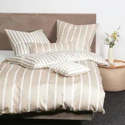 Janine Mako-Satin Bettwäsche 135x200 cm - Wendebettbezug naturell-beige - Hochwertige Wendebettwäsche aus edel schimmernder Mako-Baumwolle. Bügelleicht, pflegeleicht und mit Marken-Reißverschluss für höchsten Komfort. Perfekt für einen stilvollen Schlafbereich.