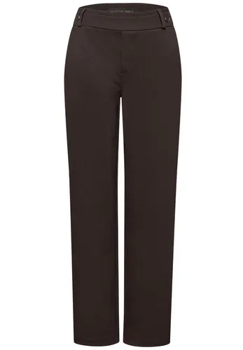 Street One Damen Straight Leg Hose 3716625, Deep Roast Brown, 42W/30L - Damen-Hosen mit Knopfdetail am Bund und seitlichen Taschen, aus bequemem Viskosemix mit Stretchanteil für optimalen Tragekomfort.