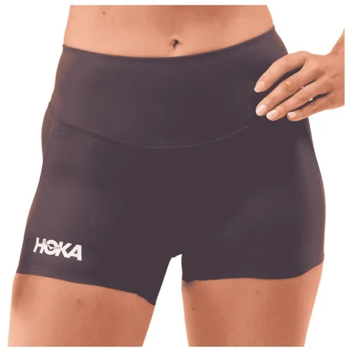 HOKA Women's Race Day Fitted 2.5'' Short - Laufshorts Gr L grau - Leichte, flexible Damen-Laufshorts in Grau, ideal für Training und Wettkampf. Hoher Tragekomfort dank Stretchmaterial aus 71% recyceltem Polyester. Entdecken Sie weitere HOKA Angebote im Bergfreunde.de Online-Shop!