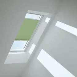 Velux Plissee-Faltstore manuell moosgrün uni FHL M31 1280S - Jalousien & Rollos, blickdichter Plissee-Faltstore in stilvollem moosgrün, ideal für jeden Raum und sorgt für eine angenehme Atmosphäre.