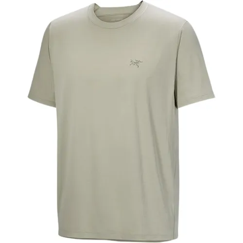 Arc'teryx Cormac Crew S/S Laufshirt Gr XL grau - Hochwertiges Funktionsshirt für Laufsport und aktive Freizeitgestaltung. Farbe: Grau, Größe: XL. Mit Stretch für optimale Bewegungsfreiheit und aus 100% recyceltem Polyester.