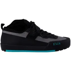 Fizik Gravita Tensor Flat MTB Schuhe 44 – Optimaler Grip für Trails - Die Gravita Tensor Flat MTB Schuhe von Fizik bieten hervorragenden Halt und Komfort beim Mountainbiken. Ideal für anspruchsvolle Trails und lange Fahrten.