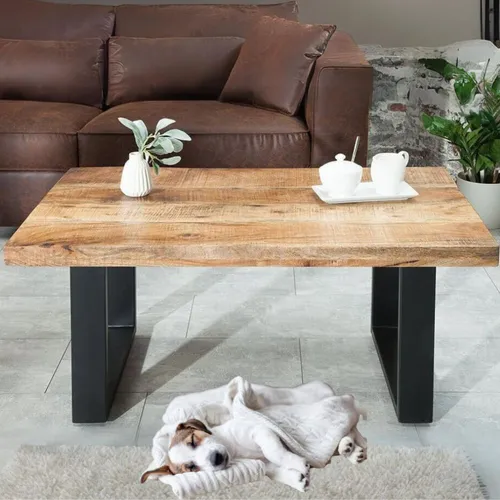 Massiver Couchtisch ARTE 100cm aus natürlichem Mango-Holz - Couchtisch im Industrial Design, gefertigt aus robustem Mangoholz und Eisen. Ein einzigartiger Eyecatcher für dein Wohnzimmer mit ausreichend Platz für Bücher und Deko.