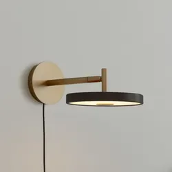 UMAGE LED Wandleuchte Asteria - Elegante Wandleuchte mit dimmbarer LED, ideal für Wohnzimmer, Schlafzimmer oder Flur. Energieeffizient und flexibel dank dreh- und schwenkbarem Kopf.