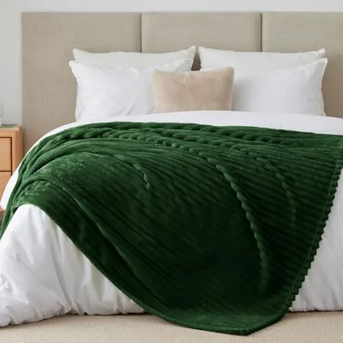BEDELITE Kuscheldecke Flauschig Decke Extra Groß - weiche Flanell Decken Grün 230x270 für Bett, Deko Streifen Cord Fleecedecke Dunkelgrün als Tagesdecke für Schlafzimmer, King Blanket Wide Use