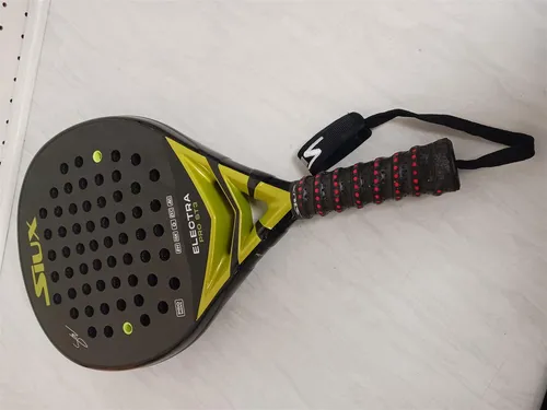 Siux Electra St3 Stupa Pro Feldhockeyschläger - Hybrid-Design für ausgeglichene Kraft und Kontrolle, leichtes Gewicht für Agilität und hochwertige Materialien für optimalen Rückprall. Ideal für offensive und defensive Spielweisen.