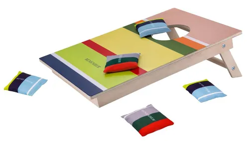 Cornhole Spiel von Remember - Farbenfrohe Retro Version - Erlebe Spaß und Wettbewerb mit dem bunten Cornhole Spiel! Ideal für Familienfeiern, Grillpartys und Campingtrips. Inklusive Spielbrett und 8 Wurfsäckchen für spannende Matches mit 2–4 Spielern.