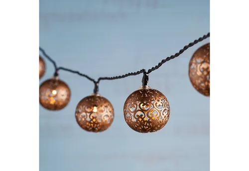 Lights4fun Solar Lichterkette mit 16 marokkanischen Kugeln in Bronze - Bringe Urlaubsflair in deinen Garten mit dieser stilvollen Solarlichterkette! 16 bronzefarbene Kugeln und eine 3m Zuleitung sorgen für stimmungsvolles Licht und perfekte Atmosphäre an Sommerabenden.