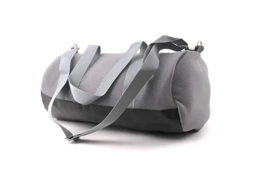 BREE Punch AIR 2 Sporttasche - Stylische Bowlingtasche in Titanium/Black, aus hochwertigem Materialmix, ideal für Sport und Freizeit. Maße: 40x23x23 cm, leicht und praktisch für unterwegs.