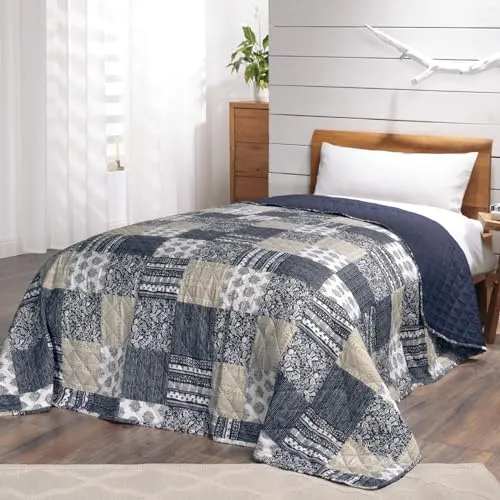 Delindo Lifestyle Tagesdecke Patchworkdecke Mellow Blue im Vintage Design, Einzelbett Bettüberwurf im Patchwork Stil, 140x210 cm