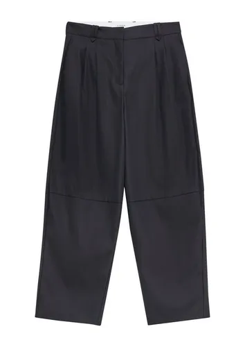 comma 7/8-Hose Barrel-Pleated aus Baumwoll-Stretch - Elegante 7/8-Hose aus hochwertigem Baumwoll-Stretch-Material für optimalen Tragekomfort. Ideal für vielseitige Outfits und jeden Anlass.
