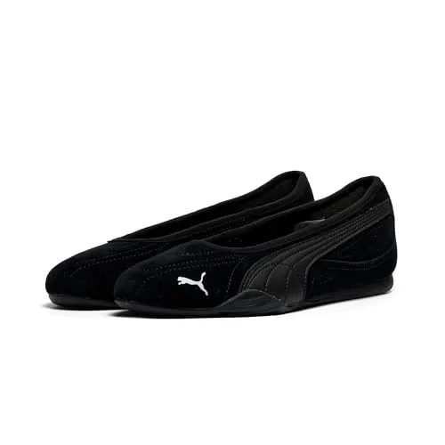 Puma Damen Catch Soleil Ballerina Sneaker Schwarz Weiß 39 EU - Elegante Ballerina-Sneaker mit flachem Absatz und Gummilaufsohle für optimalen Halt. Ideal für Alltag und Freizeit mit stylischem PUMA Branding.
