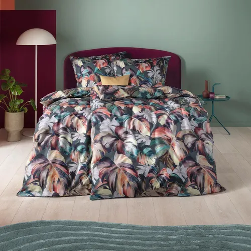 Estella Bettwäsche Amy 4832 532 Salbei, 2-teiliges Satin-Set mit Monstera-Design - Bettwäsche-Set mit tropischem Monstera-Muster in leuchtenden Farben, aus 100% Baumwolle in geschmeidiger Mako Satin Qualität für besten Schlafkomfort.