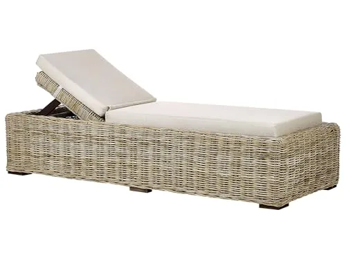 Beliani Gartenliege Palese - Verstellbare Rattanliege mit Auflage - Moderne Liege im Boho-Stil aus hochwertigem Rattan. Verstellbare Rückenlehne für optimalen Komfort und abnehmbare Kissenbezüge für einfache Pflege.