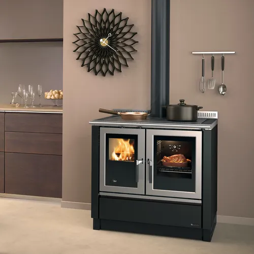 La Nordica Venezia 8,3 kW Küchenofen - Moderne Holzofen mit 2 Kochflächen und 44L Backfach, ideal für die Küche. Hohe Energieeffizienz (A+) und hervorragendes Raumheizvermögen von 238 m³.