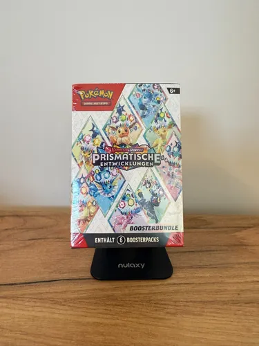 Pokemon Prismatische Entwicklungen Karmesin&Purpur Booster Bundle Deutsch NEU! - TCG OVP Displays mit exklusiven Booster Packs für das Pokémon TCG, perfekt für Sammler und Spieler, die ihre Sammlung erweitern möchten.