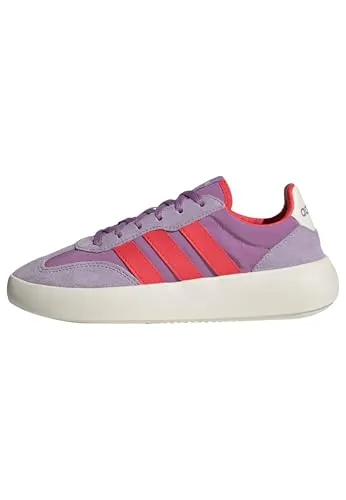 adidas Unisex Kinder BARREDA Decode Shoes JUNIOR - Laufschuhe mit regulärer Passform, aus strapazierfähigem Leder und Textil, ideal für aktive Kinder. Stylish in Purple/Lucid Red/Powder Plum.