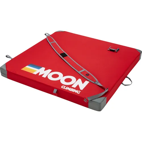 Moon Climbing Pluto Bouldermatte - retro stripe true red - Hochwertige Bouldermatte mit innovativem „Reverse Fold”-System. Praktisch und schützend, perfekt für Kletterer. Maße: 100 x 100 x 9 cm, rutschfeste Unterseite, gepolsterte Schultergurte.