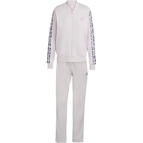 ADIDAS Damen Sportanzug 3-STRIPES LEOPARD PRINT - Moderner Trainingsanzug mit 3-STREIFEN im Leopardenmuster. Bequem und strapazierfähig für jeden Anlass, ideal für Freizeit und Sport.