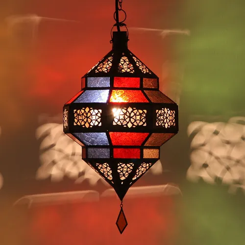 Orient Laterne Maha multi - Elegante Deckenlampe im marokkanischen Stil, ideal für kreative Beleuchtung in verschiedenen Räumen. Hochwertiges Glas und Metall sorgen für eine ansprechende Optik. Perfekt für den Innenbereich.