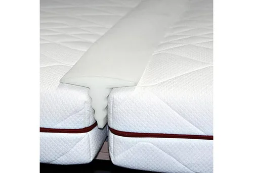 Erwin Müller Doppelbett-Brücke - Praktische Doppelbettbrücke für lückenlosen Übergang zwischen Matratzen, sorgt für durchgehende Liegefläche und ist kaum spürbar. Ideal für Doppelbetten mit 200 cm Matratzenlänge.