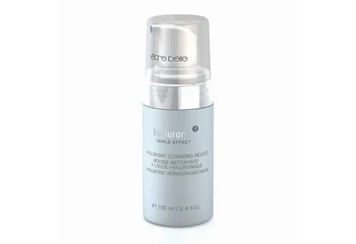 Etre Belle Hyaluronic Triple Effect Reinigungsschaum - Sanfter Gesichtsreiniger für alle Hauttypen, der beim Auftragen in luftigen Schaum verwandelt und effektiv reinigt, ohne die Haut auszutrocknen. Ideal für tägliche Anwendung und optimale Vorbereitung auf die Pflege.