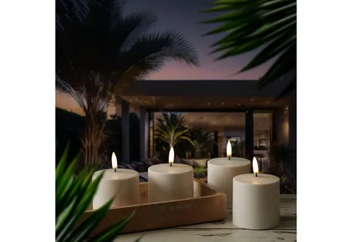 LED Kerzenset - 4 wiederaufladbare Kerzen mit Fernbedienung - Weihnachtsbeleuchtung - 4 wiederaufladbare LED Kerzen mit realistischer 3D Flamme und praktischer Ladestation, ideal für gemütliche Stimmung drinnen und draußen.