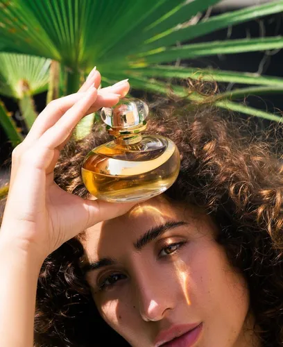 Boticário Lily Classic Eau de Parfum 75 ml - Damenparfüm mit 75 ml, verleiht einen eleganten und zeitlosen Duft, ideal für besondere Anlässe.
