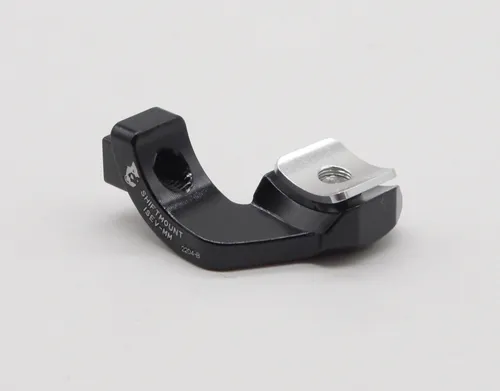 WOLF TOOTH ShiftMount - I-spec EV Shifter für Shimano zu SRAM MatchMaker - Schalthebel-Adapter in Schwarz, ermöglicht die nahtlose Integration von Shimano-Schaltern in SRAM-Systeme für optimales Schalten.