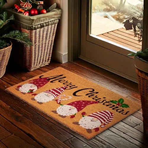 BRUBAKER Weihnachtsfußmatte Merry Christmas mit Wichtel - 45 x 75 cm - Wetterfeste und rutschfeste Fußmatte aus Kokos für drinnen und draußen. Perfekte Größe für Eingangsbereiche, sorgt für Sicherheit und bringt festliche Stimmung in Dein Zuhause.