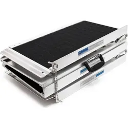 Wiltec Rollstuhlrampe doppelt faltbar 152cm 270kg - Rampen für Rollstühle & Scooter, mobile Auffahrschiene mit rutschfester Oberfläche für barrierefreien Zugang und beeindruckender Tragkraft von 270 kg.