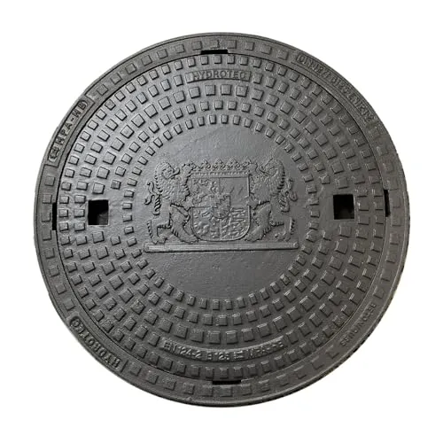 HYDROTEC Schachtabdeckung Länderwappen B125 (Bayern (Löwen)) - Robuste Schachtabdeckung für Baustellen, befahrbar mit PKW (B125), inklusive Beton-Guss-Rahmen und ohne Ventilation – ideal für langlebige Lösungen.